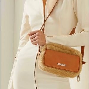 NWT JACQUEMUS Natural Baneto Small Faux-shearling & Suede Cross-body Bag